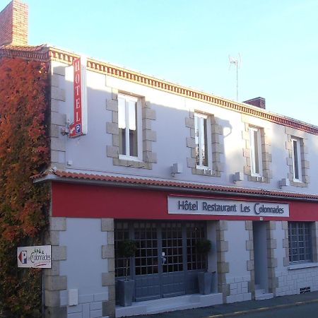 Hotel-Restaurant Les Colonnades Saint-Fulgent Экстерьер фото