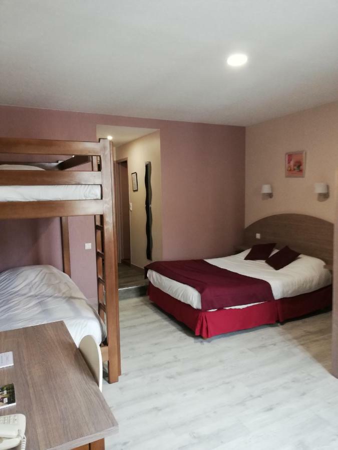 Hotel-Restaurant Les Colonnades Saint-Fulgent Экстерьер фото